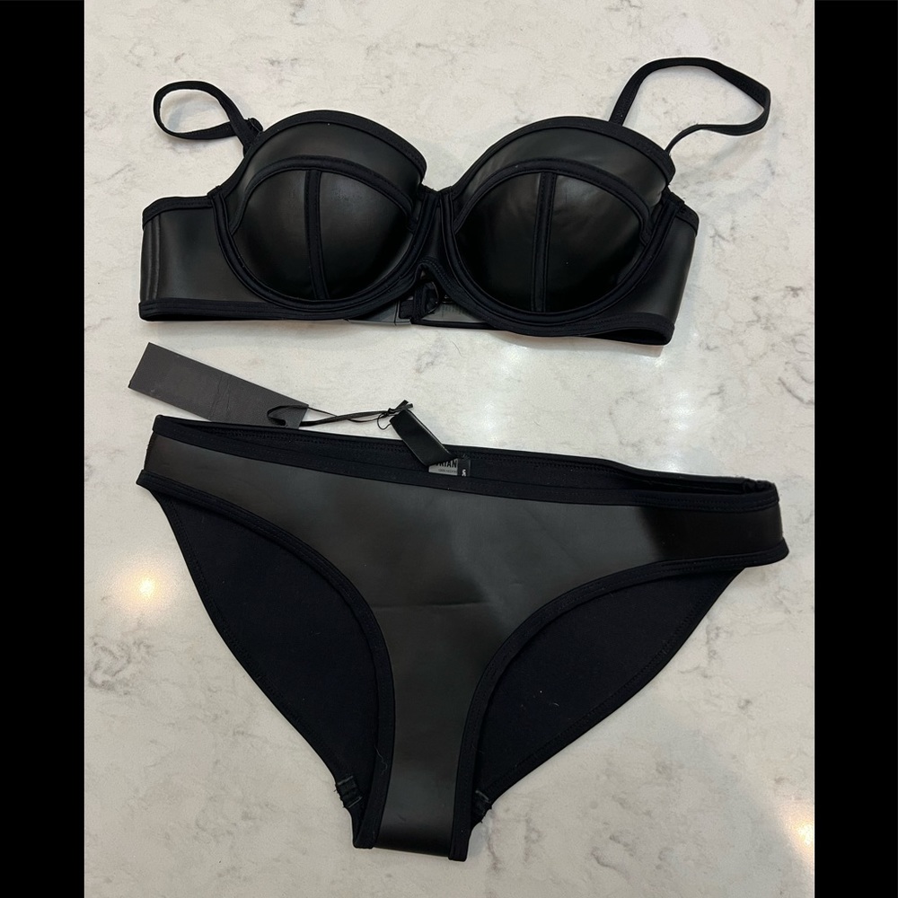 Triangl swimsuit. Neoprene black.